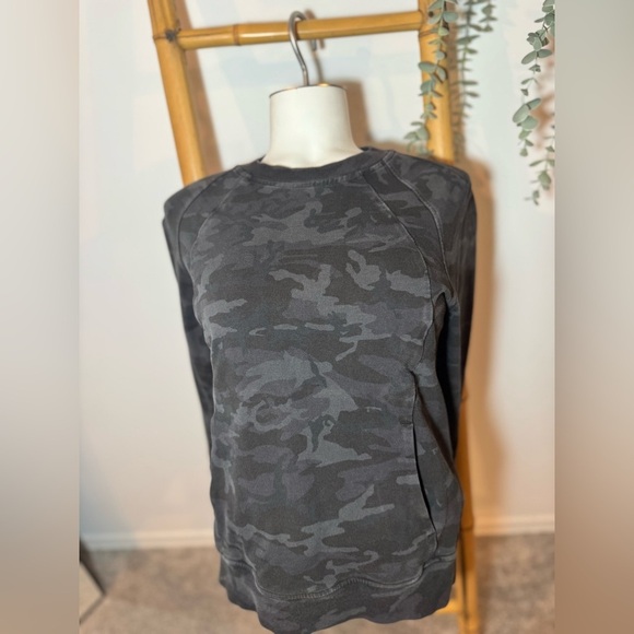 Lululemon Scuba Crew - Size 4 - Picture 2 of 6